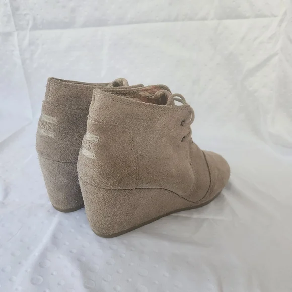 Toms Women's Tan Suede Ankle Boots - Picture 2 of 8